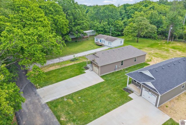 135 Illinois Ave, Oak Grove, KY 42262