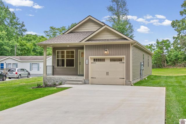 135 Illinois Ave, Oak Grove, KY 42262
