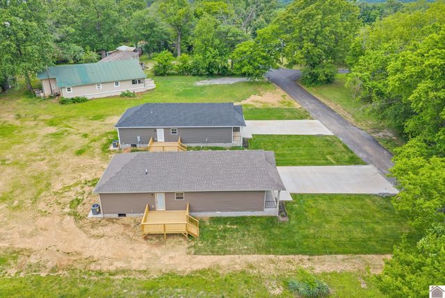135 Illinois Ave, Oak Grove, KY 42262