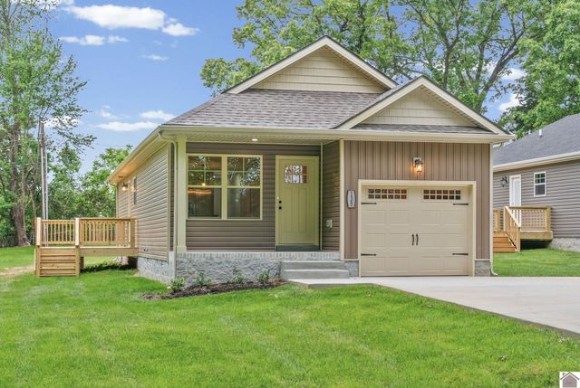 135 Illinois Ave, Oak Grove, KY 42262
