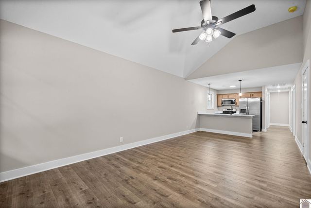 135 Illinois Ave, Oak Grove, KY 42262