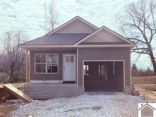 135 Illinois Ave, Oak Grove, KY 42262