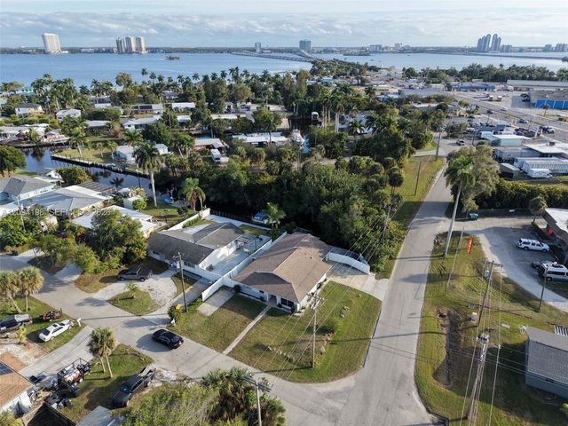 56 Cardinal Drive, North Fort Myers, FL 33917