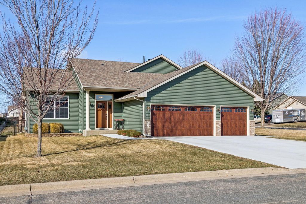 640 Dogwood Street NE, Lonsdale, MN 55046