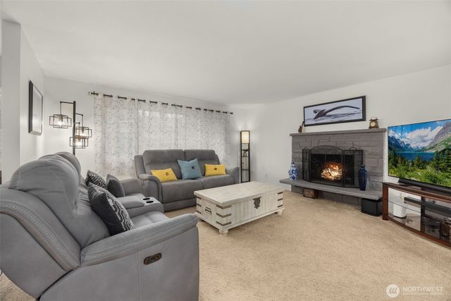 7627 NE 202nd Place, Kenmore, WA 98028