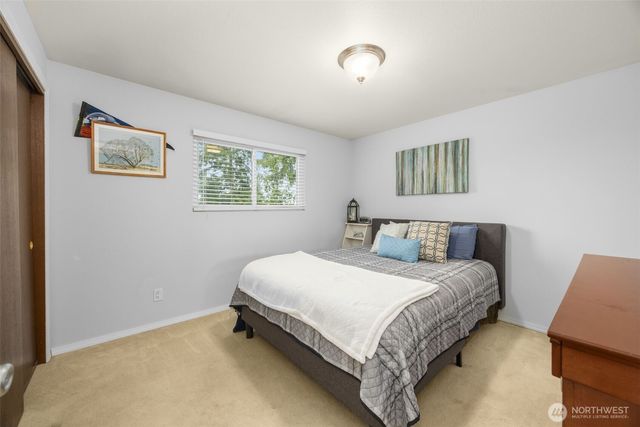 7627 NE 202nd Place, Kenmore, WA 98028