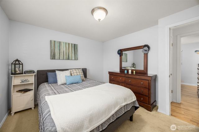 7627 NE 202nd Place, Kenmore, WA 98028