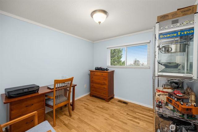 7627 NE 202nd Place, Kenmore, WA 98028