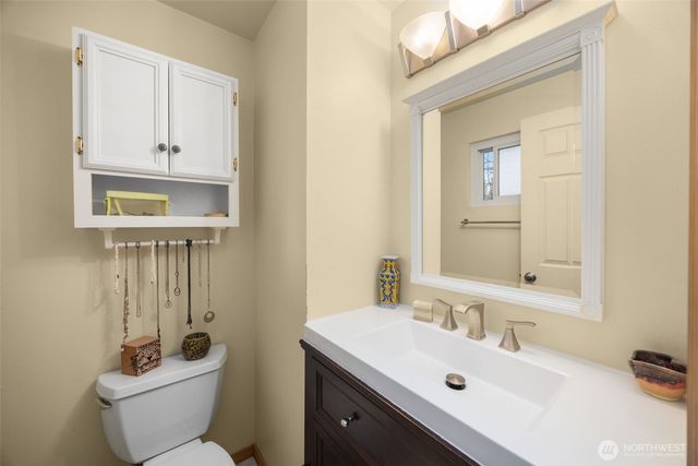 7627 NE 202nd Place, Kenmore, WA 98028