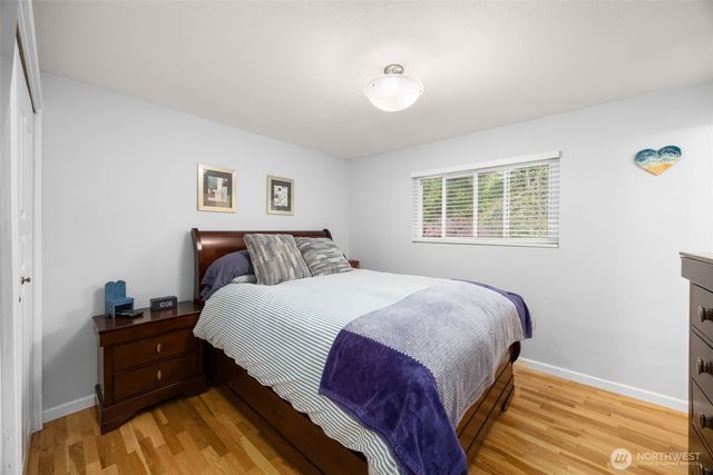 7627 NE 202nd Place, Kenmore, WA 98028