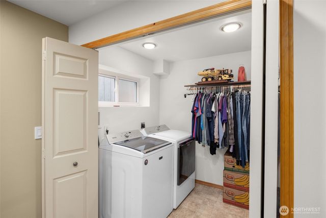 7627 NE 202nd Place, Kenmore, WA 98028