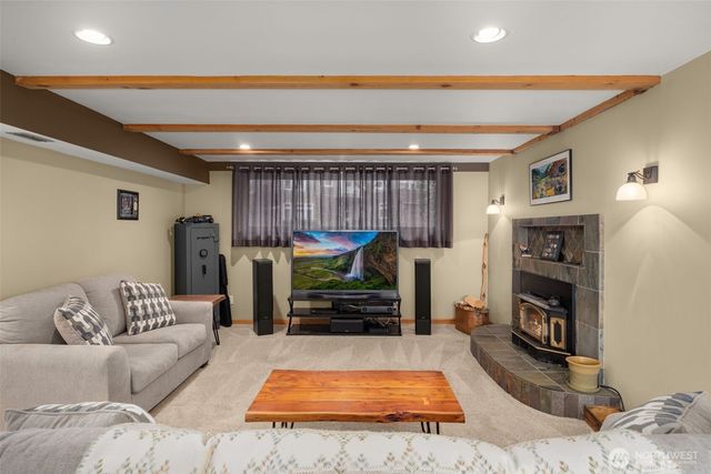 7627 NE 202nd Place, Kenmore, WA 98028