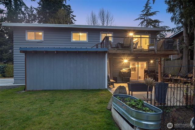 7627 NE 202nd Place, Kenmore, WA 98028