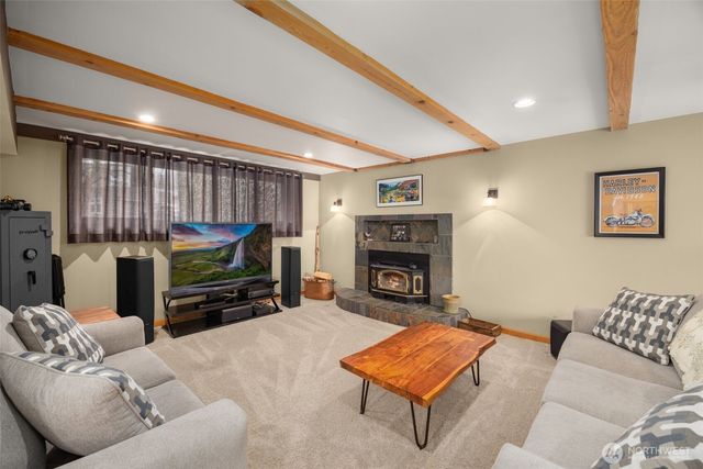 7627 NE 202nd Place, Kenmore, WA 98028