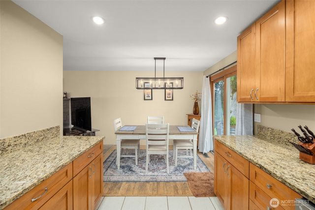 7627 NE 202nd Place, Kenmore, WA 98028