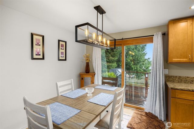 7627 NE 202nd Place, Kenmore, WA 98028