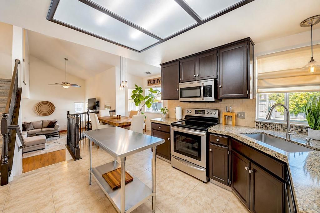 Image 13 of property listing at 4073 Saint George Place, Turlock, CA 95382