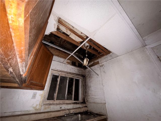 5001 Broad St, Garfield, PA 15224