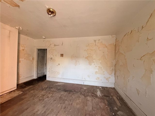 5001 Broad St, Garfield, PA 15224