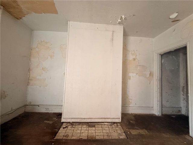 5001 Broad St, Garfield, PA 15224