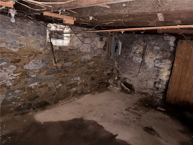 5001 Broad St, Garfield, PA 15224