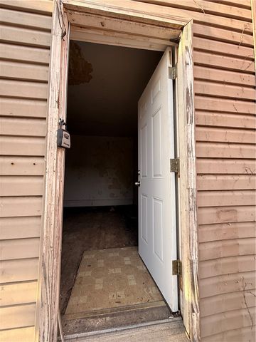 5001 Broad St, Garfield, PA 15224