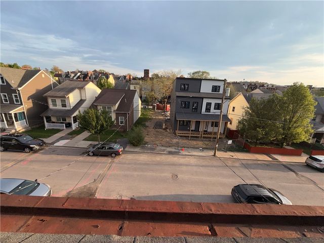 5001 Broad St, Garfield, PA 15224