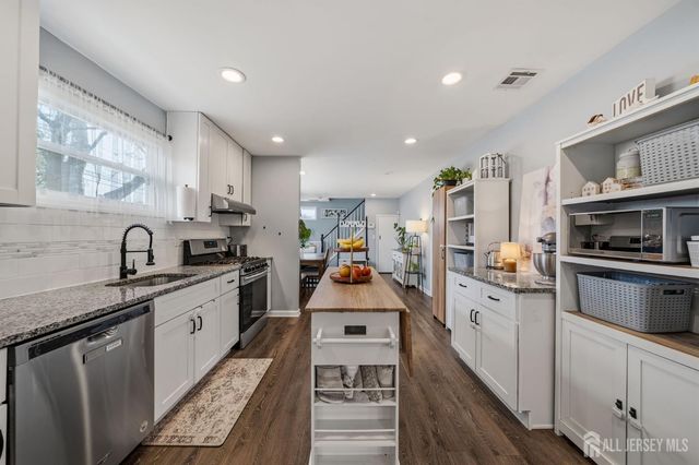22 Elm Terrace, Parlin, NJ 08859