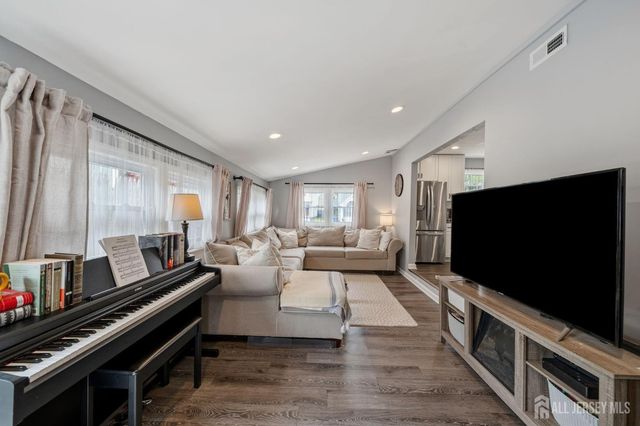 22 Elm Terrace, Parlin, NJ 08859