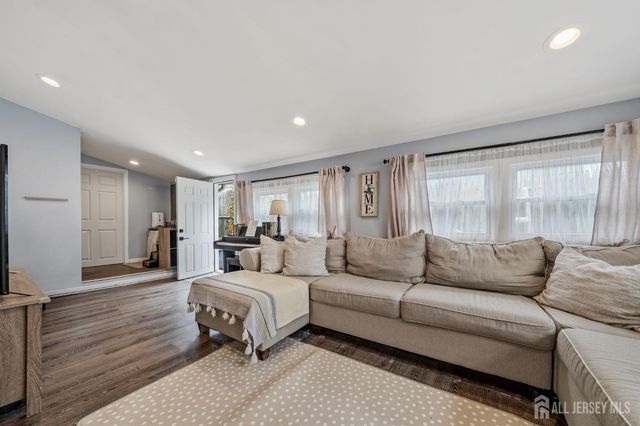 22 Elm Terrace, Parlin, NJ 08859