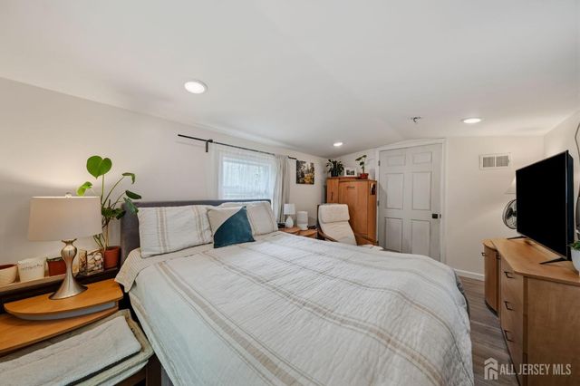 22 Elm Terrace, Parlin, NJ 08859