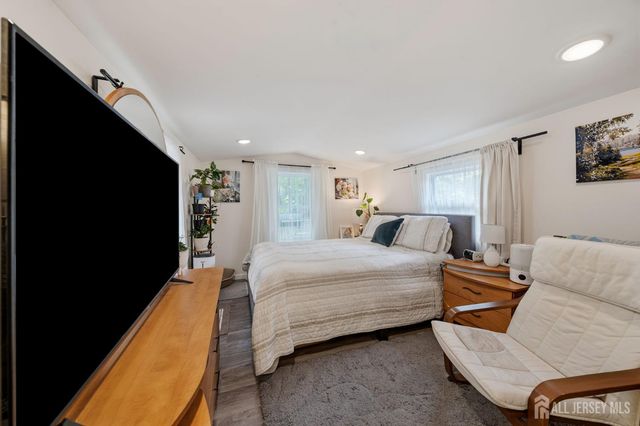 22 Elm Terrace, Parlin, NJ 08859