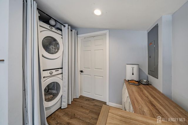 22 Elm Terrace, Parlin, NJ 08859