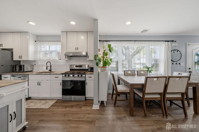 22 Elm Terrace, Parlin, NJ 08859