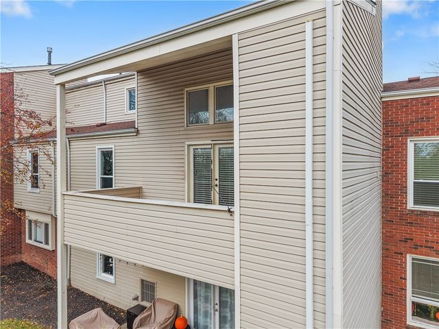 2212 Kenzie Drive, Robinson Twp, PA 15205