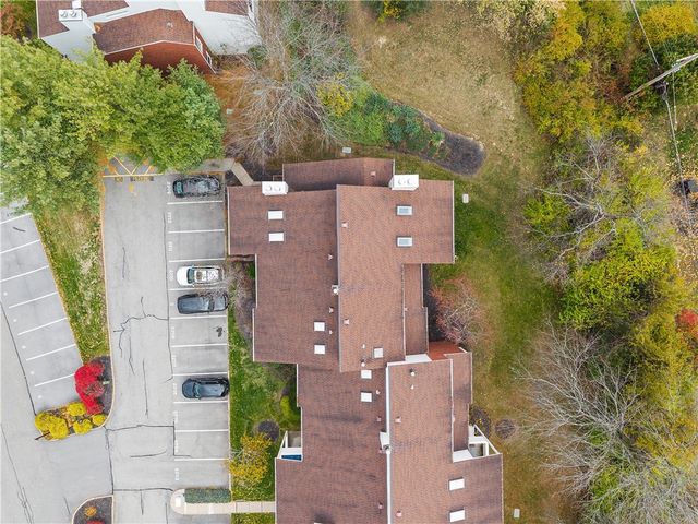 2212 Kenzie Drive, Robinson Twp, PA 15205