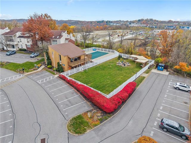 2212 Kenzie Drive, Robinson Twp, PA 15205