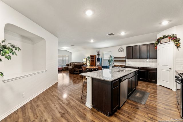 9711 Bratten Rise, San Antonio, TX 78254