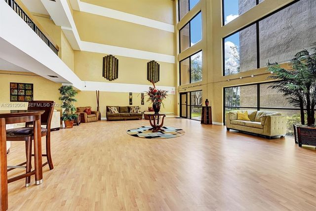 8592 W Sunrise Blvd 408, Plantation, FL 33322