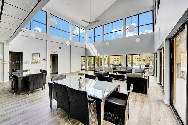 8592 W Sunrise Blvd 408, Plantation, FL 33322
