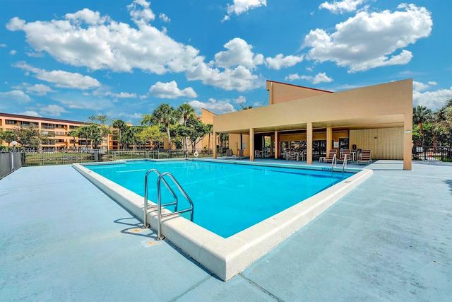 8592 W Sunrise Blvd 408, Plantation, FL 33322