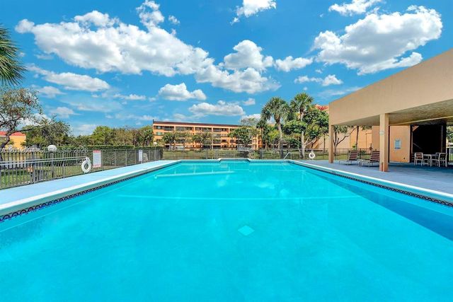 8592 W Sunrise Blvd 408, Plantation, FL 33322