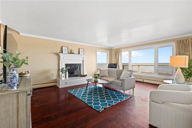 1412 Edgemere Drive, Greece, NY 14612
