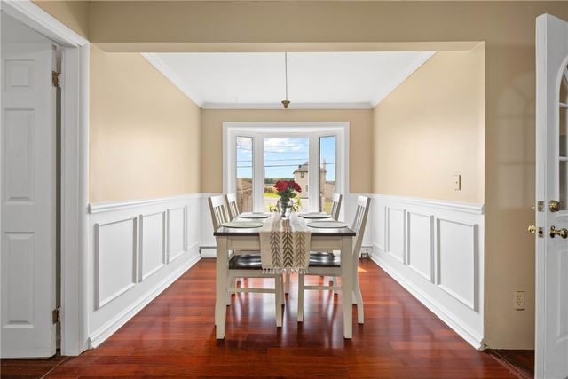 1412 Edgemere Drive, Greece, NY 14612