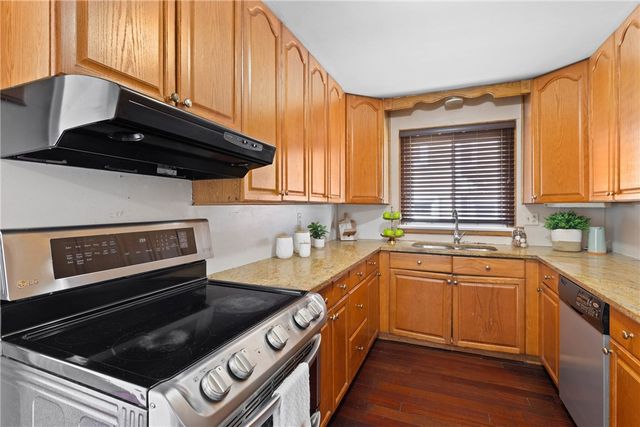 1412 Edgemere Drive, Greece, NY 14612
