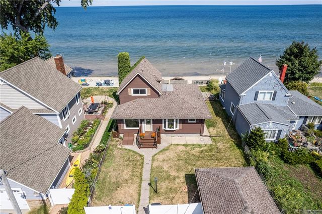 1412 Edgemere Drive, Greece, NY 14612