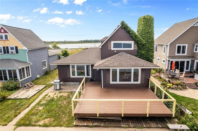 1412 Edgemere Drive, Greece, NY 14612