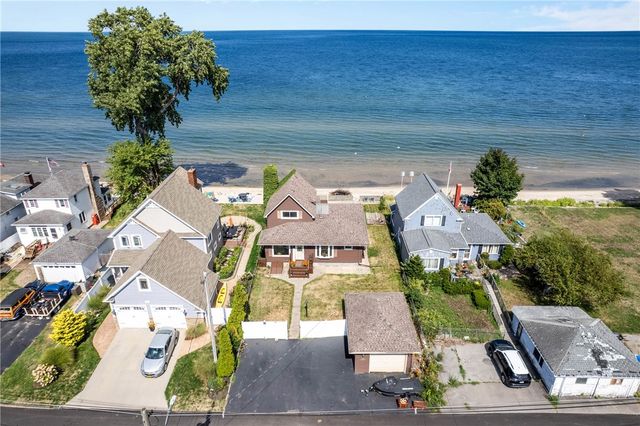 1412 Edgemere Drive, Greece, NY 14612