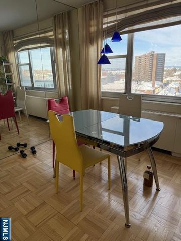 2000 Linwood Avenue 8B, Fort Lee, NJ 07024