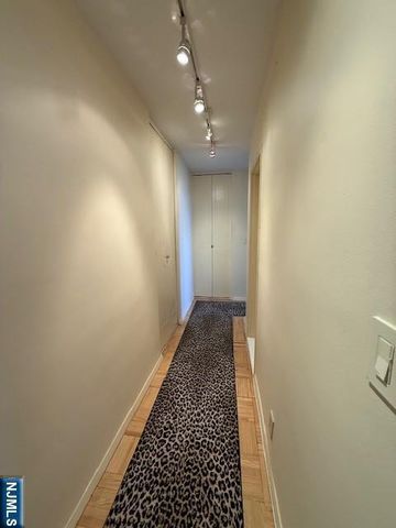 2000 Linwood Avenue 8B, Fort Lee, NJ 07024